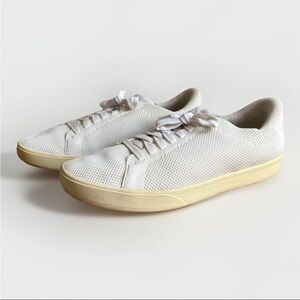 Kizik Sneakers Unisex White Lace Up Mens 7.5 Women’s 9 Casual Comfort Supporting